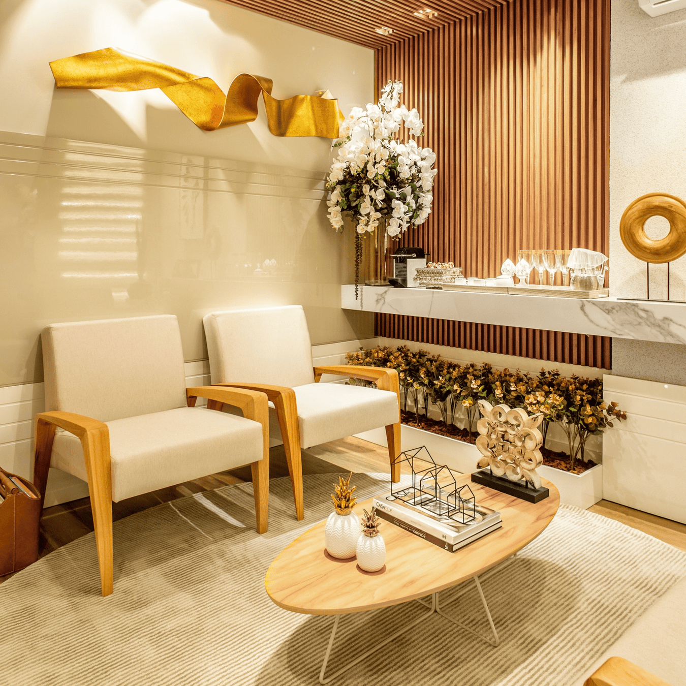 Chaises & Lounges