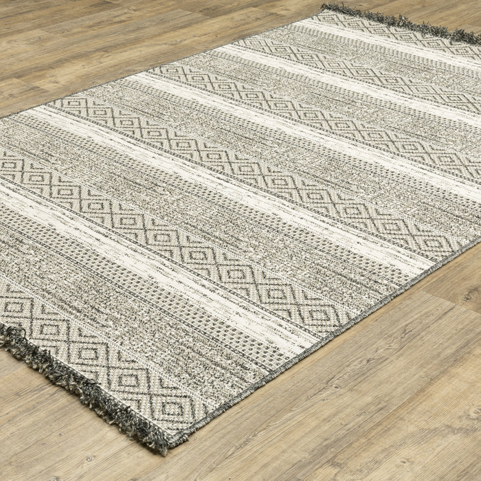 Oriental Weavers Gillian 1622E Beige/ Black 9'10"" x 12'10"" Indoor Area Rug G1622E300390ST