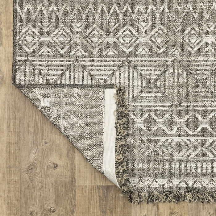 Oriental Weavers Gillian 4925A Beige/ Black 9'10"" x 12'10"" Indoor Area Rug G4925A300390ST