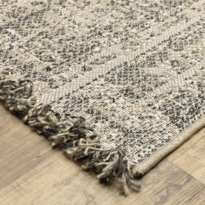 Oriental Weavers Gillian 4928H Beige/ Black 9'10"" x 12'10"" Indoor Area Rug G4928H300390ST