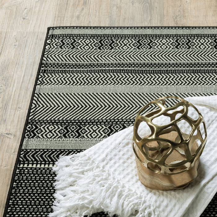 Oriental Weavers Luna 1802K Black/ Ivory 9'10"" x 12'10"" Indoor Area Rug L1802K300390ST