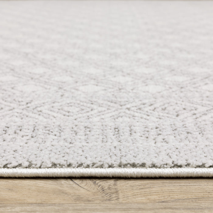 Oriental Weavers Montecito 094W8 White/ Grey 6'7"" x 9'6"" Indoor Area Rug M094W8200296ST
