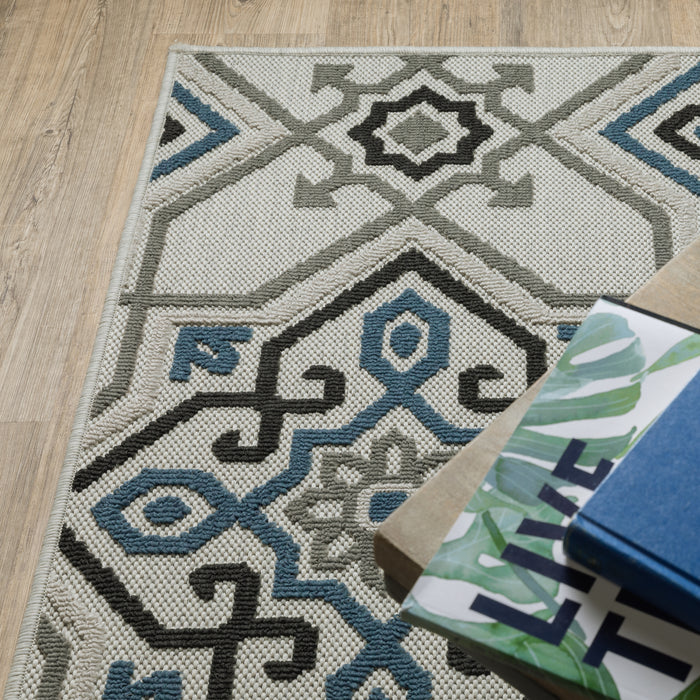 Oriental Weavers Torrey 004Y1 Light Grey/ Blue 9'10"" x 12'10"" Indoor/Outdoor Area Rug T004Y1300390ST