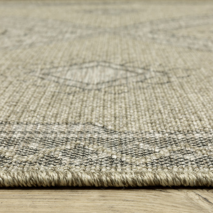 Oriental Weavers Tortuga TR08A Beige/ Black 9'10"" x 12'10"" Indoor Area Rug TTR08A300390ST