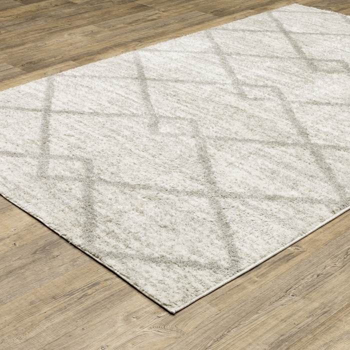 Oriental Weavers Verona 143W6 Ivory/ Grey 7'10"" x 10'10"" Indoor Area Rug V143W6240330ST